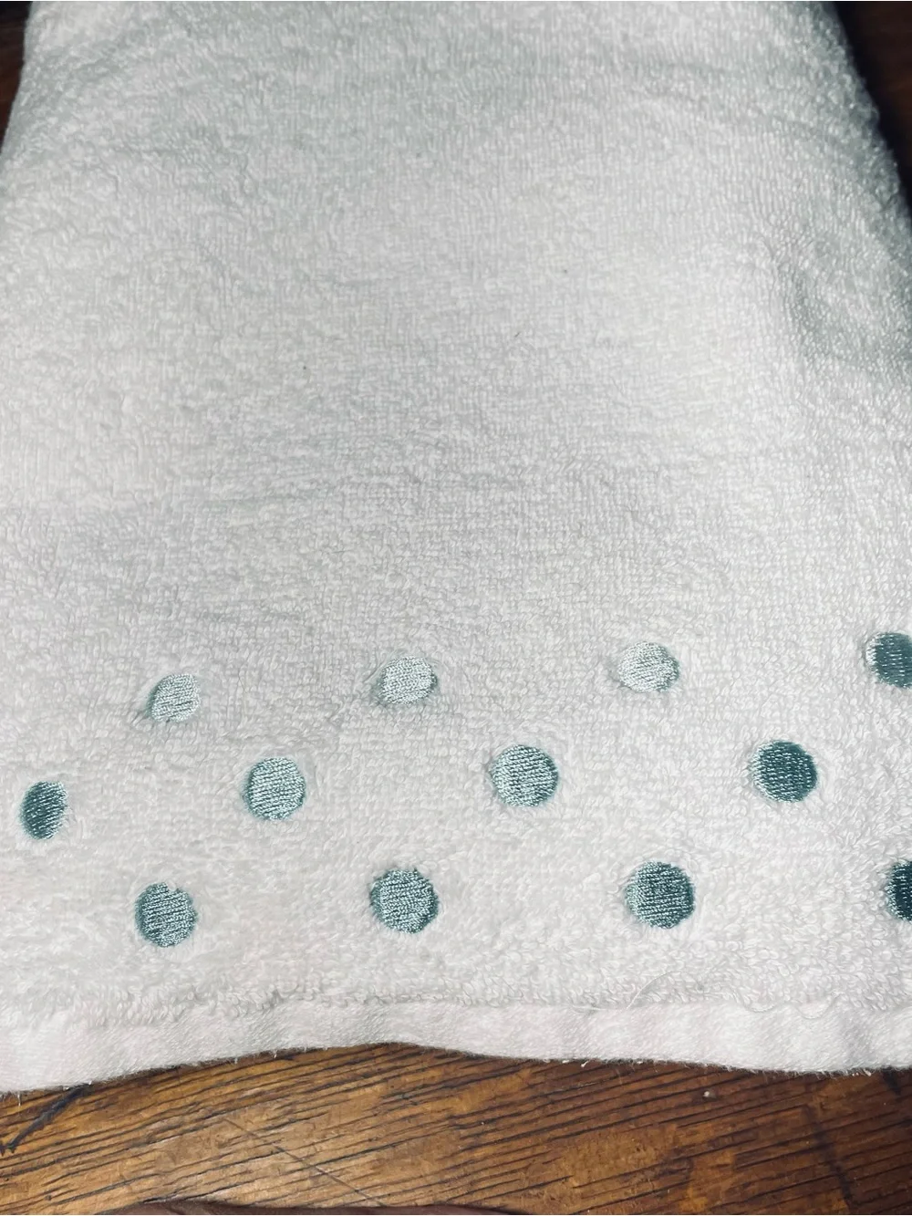 Casaba white quality bath towel dots 100% cotton